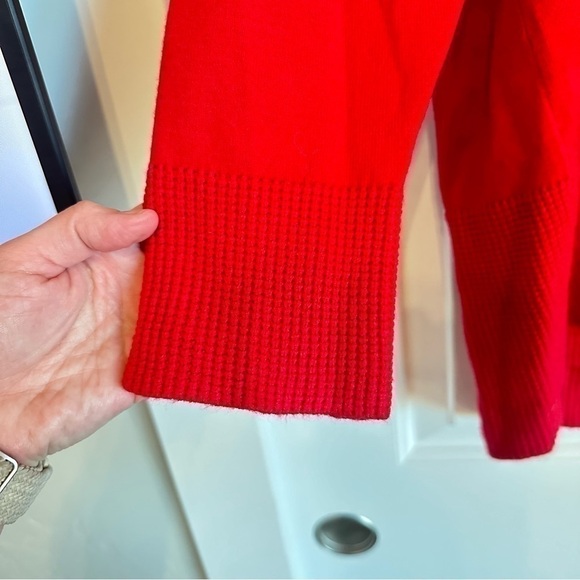 Super soft and cozy bright red cowl neck / turtleneck sweater. Like new! XL - Picture 3 of 6